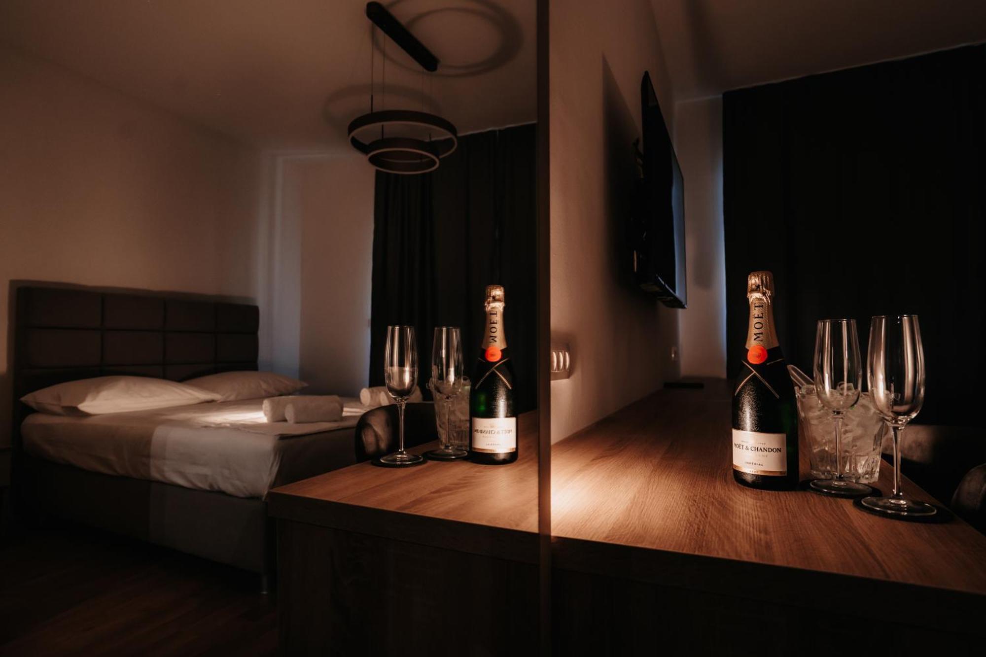 Appartamento Toro Hospitality Mostar Esterno foto