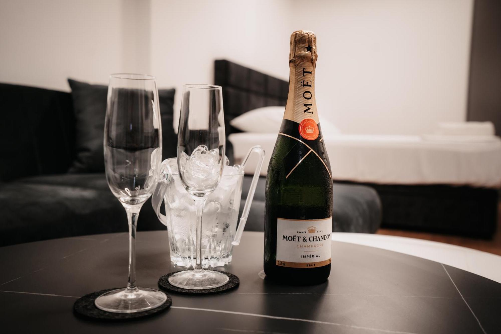 Appartamento Toro Hospitality Mostar Esterno foto