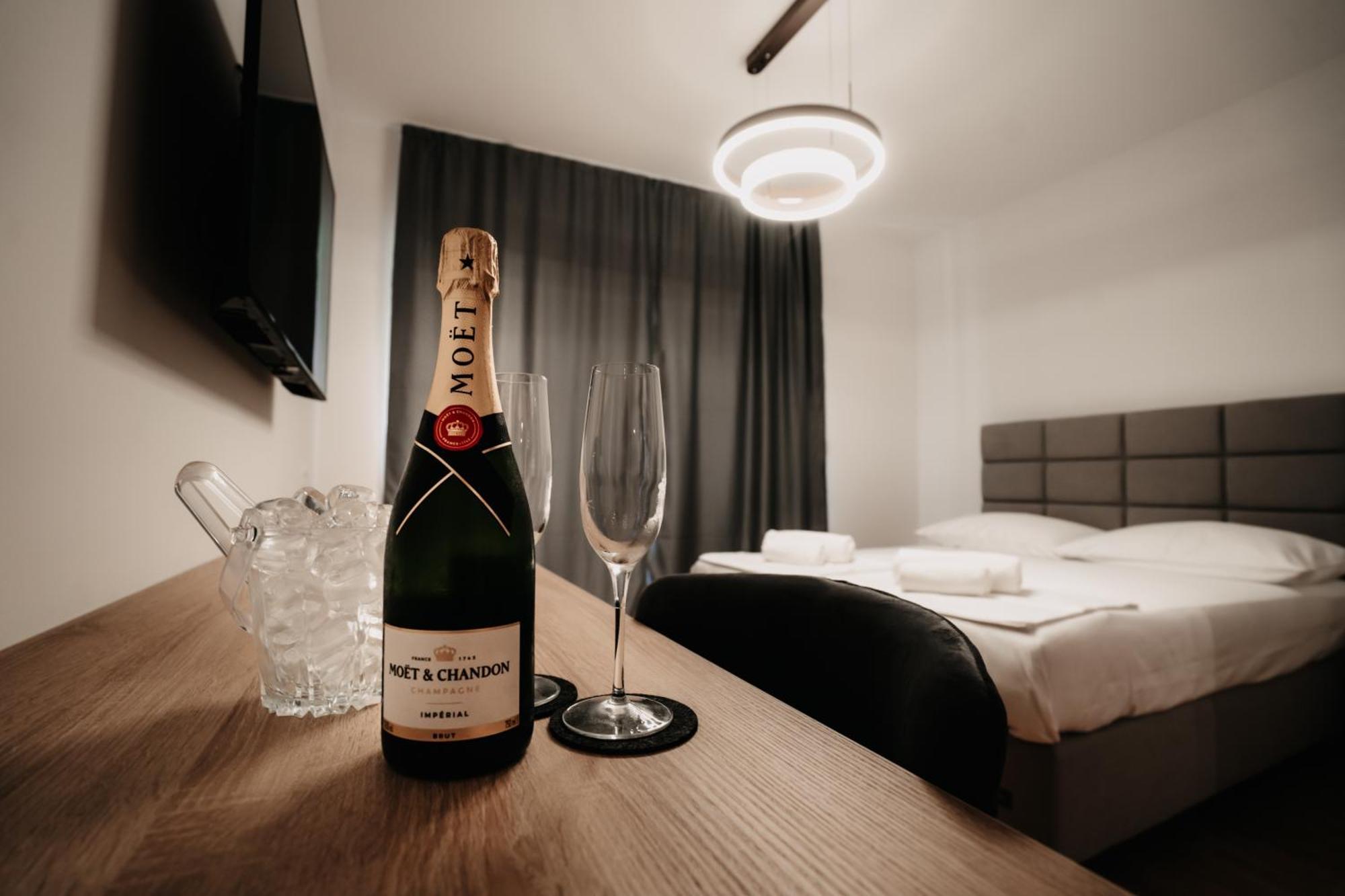 Appartamento Toro Hospitality Mostar Esterno foto